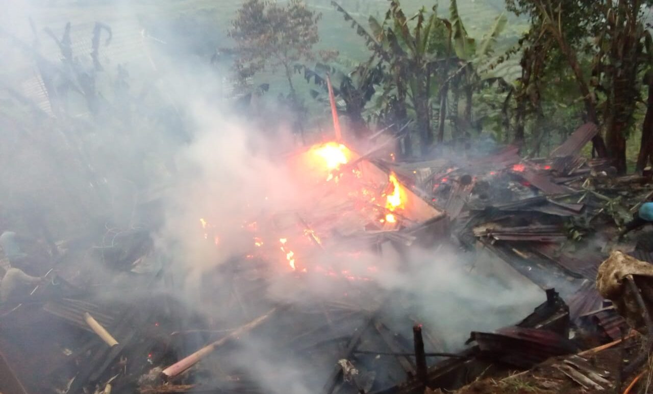 Kebakaran Hanguskan Sebuah Rumah di Desa Kalidesel, Wonosobo, Diduga Berawal dari Pembakaran Sampah