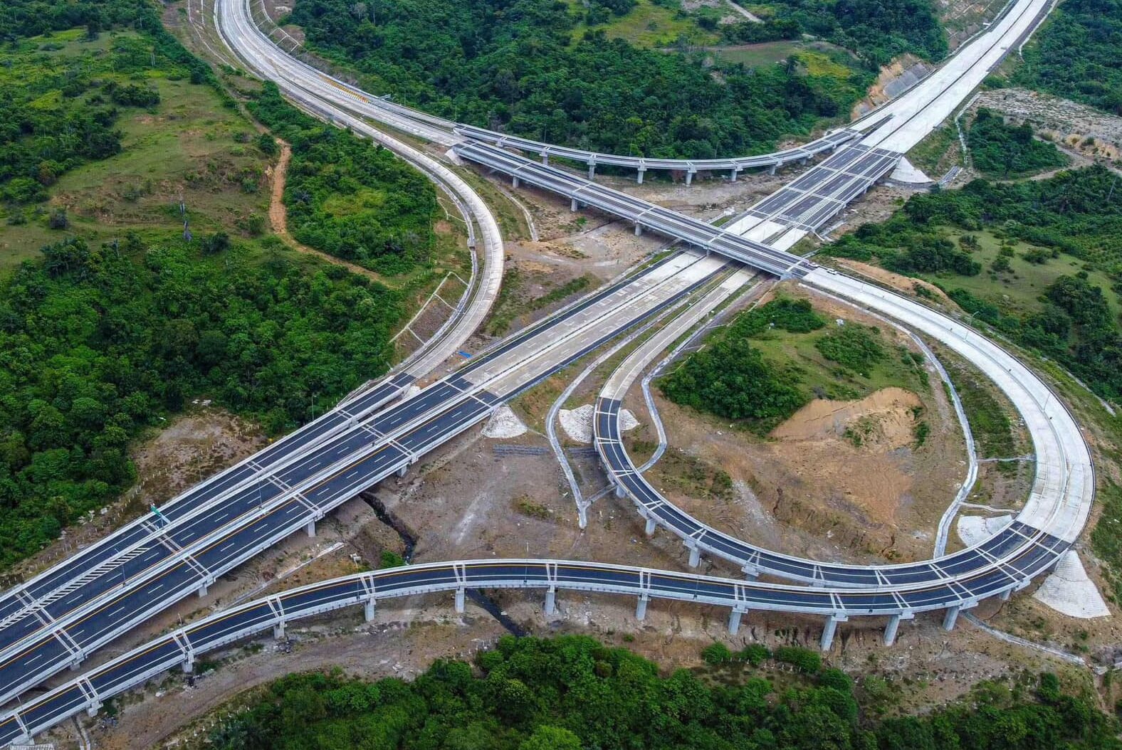 Perkembangan Infrastruktur Jalan Tol di Indonesia: Menghubungkan Pulau-Pulau Besar