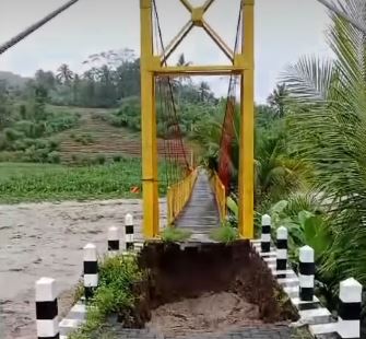 jembatan gantung stanmelo