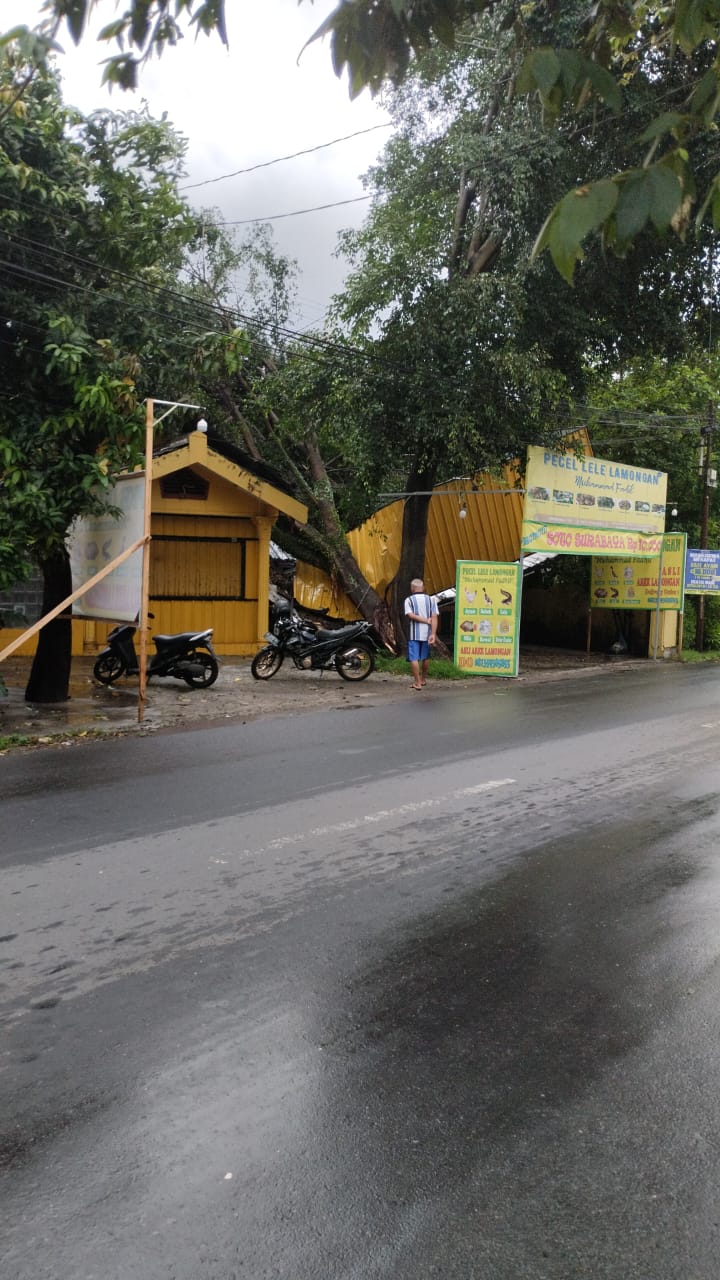 Puluhan Rumah Rusak Akibat Angin Puting Beliung di Banyumas