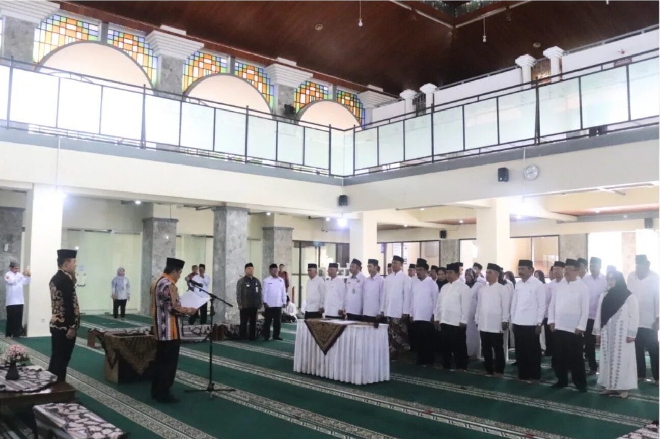 Bupati Wonosobo Lantik Pengurus Takmir Masjid Agung Jami' Masa Khidmat 2024-2028