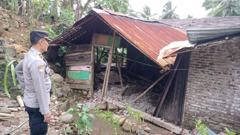 Angin Kencang Terjang Desa Tunjungmuli, Purbalingga, Lima Rumah Warga Rusak