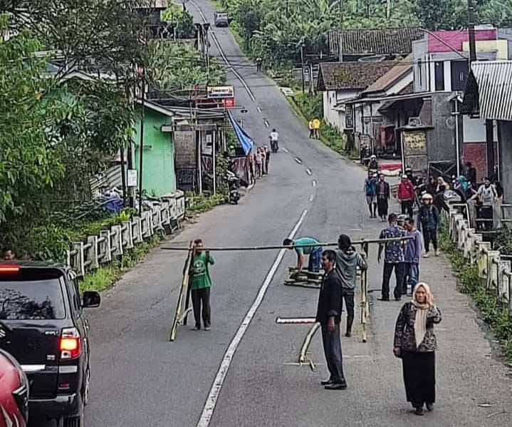 Pergerakan Tanah di Desa Ratamba: Infrastruktur dan Akses ke Dieng Terdampak Parah