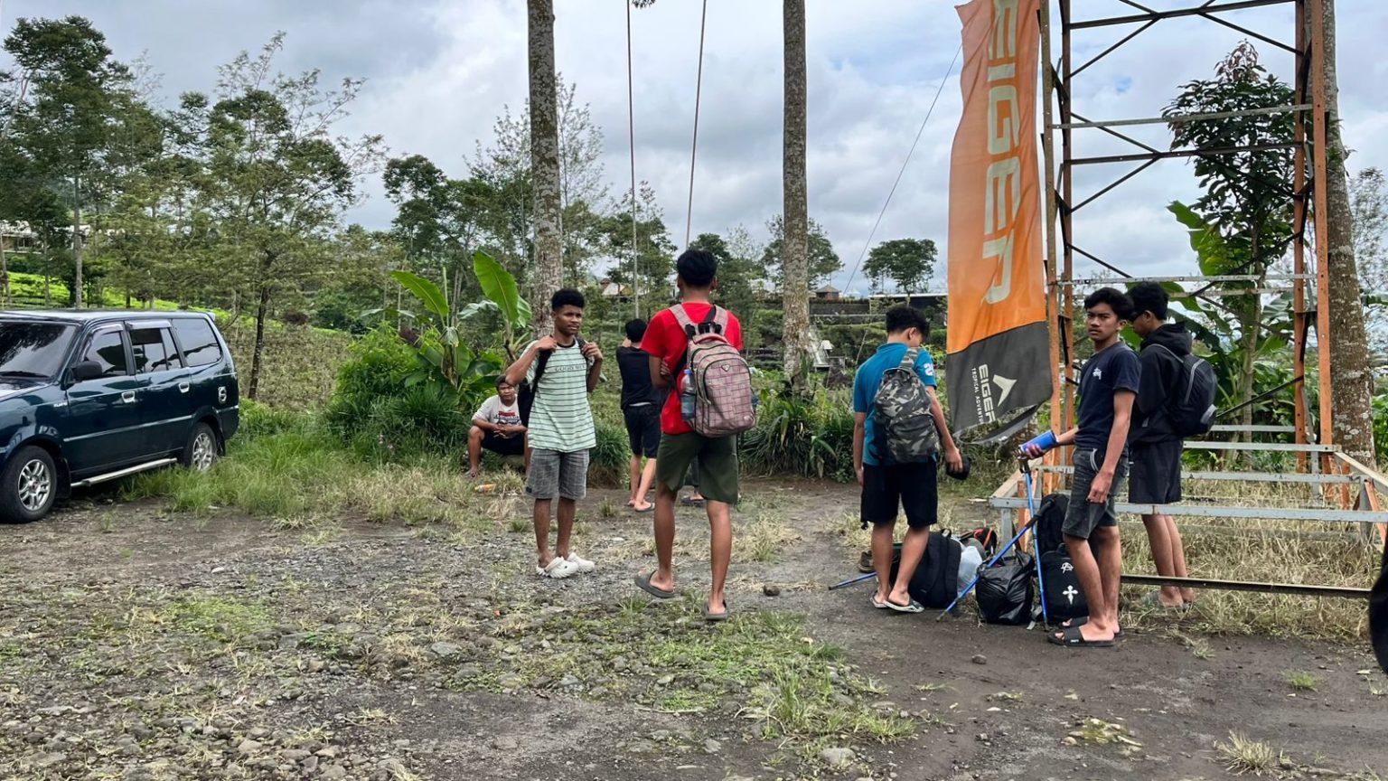 Gunung Kembang via Blembem Ramai Pendaki Akhir Pekan Ini