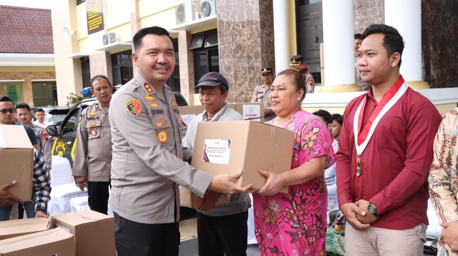 Sambut Ramadan, Polres Wonosobo dan Mahasiswa Bagikan 250 Paket Sembako