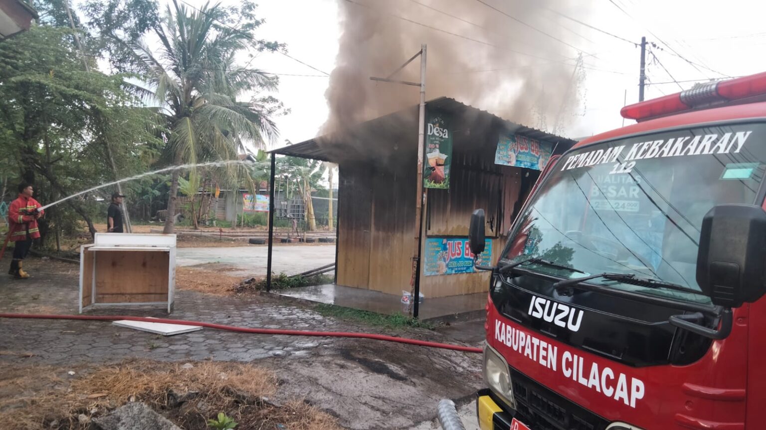 Korsleting Listrik Picu Kebakaran Kios Jus di Sidareja, Cilacap