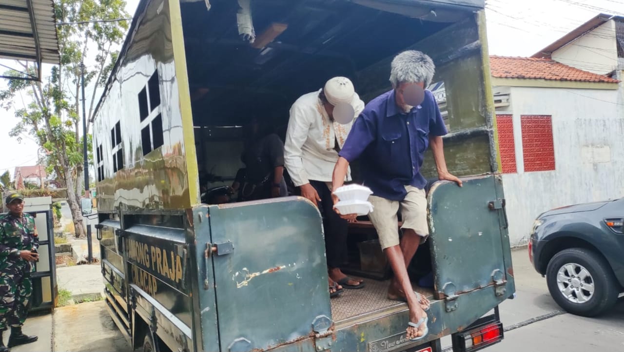 Satpol PP Cilacap Gelar Operasi Gabungan, 11 PGOT Terjaring