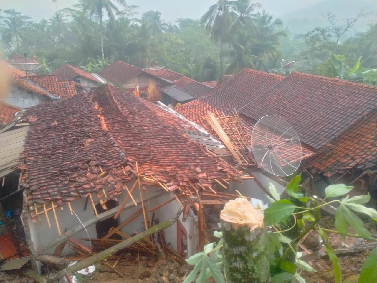 Hujan Deras Picu Longsor di Banyumas, Kerugian Capai Rp 200 Juta