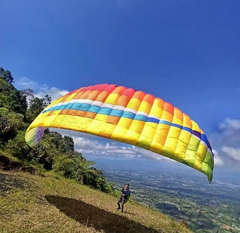 Pemkab Wonosobo Kembangkan Desa Lengkong Sebagai Destinasi Sport Tourism Paralayang