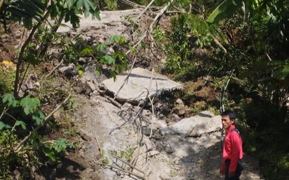 Pergerakan Tanah di Banjarmangu, Jalan Sijeruk–Prendengan Amblas 100 Meter