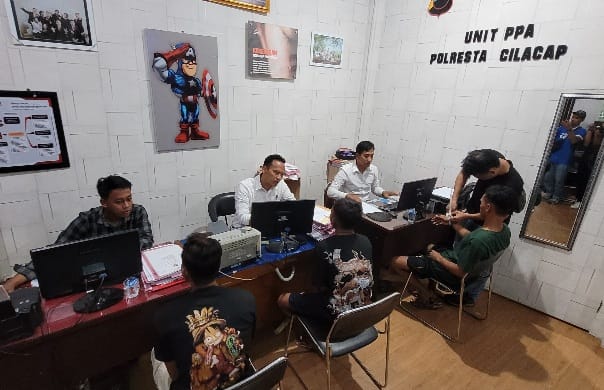 Empat Pemuda Gandrungmangu Ditangkap Polisi atas Kasus Pemerkosaan Gadis 14 Tahun