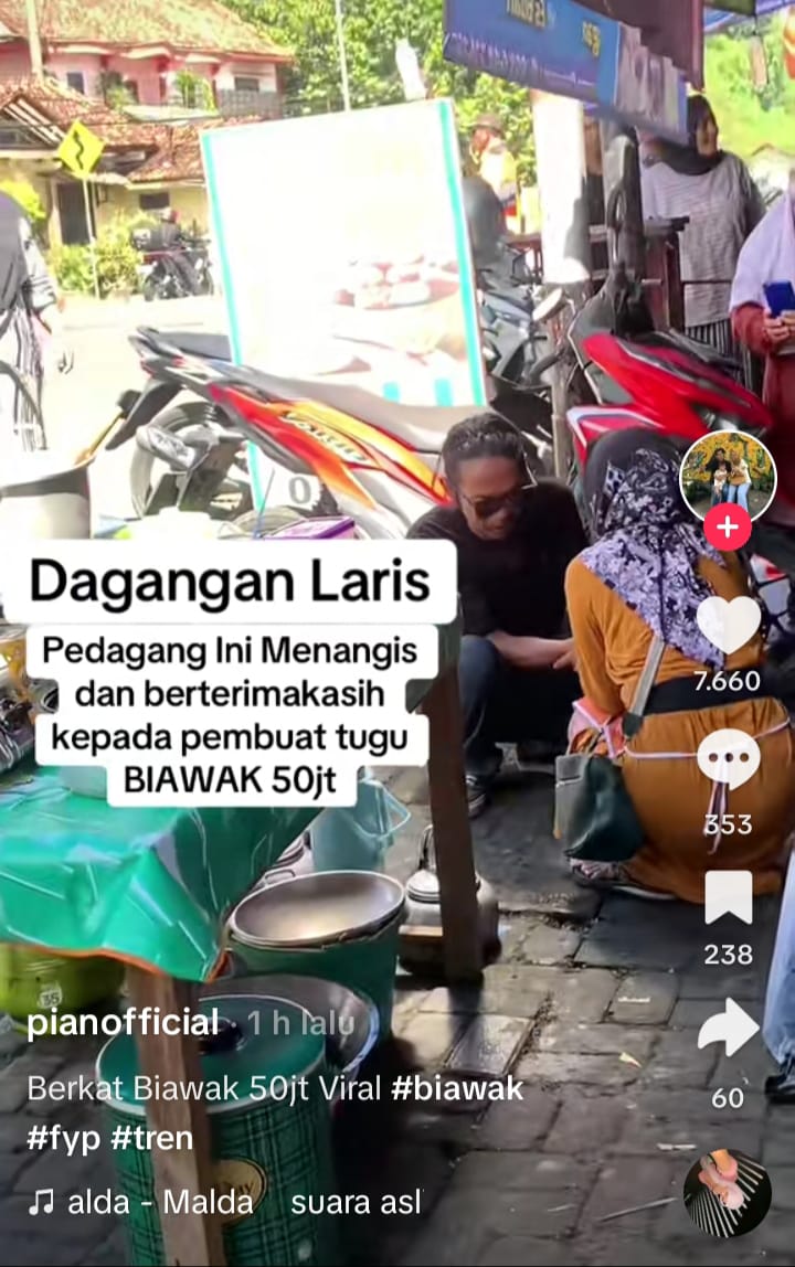 Tangisan Bahagia di Tugu Biawak: Pedagang Kecil Berterima Kasih pada Sang Seniman
