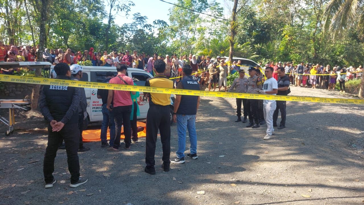 Identitas Mayat Pria Bersimbah Darah