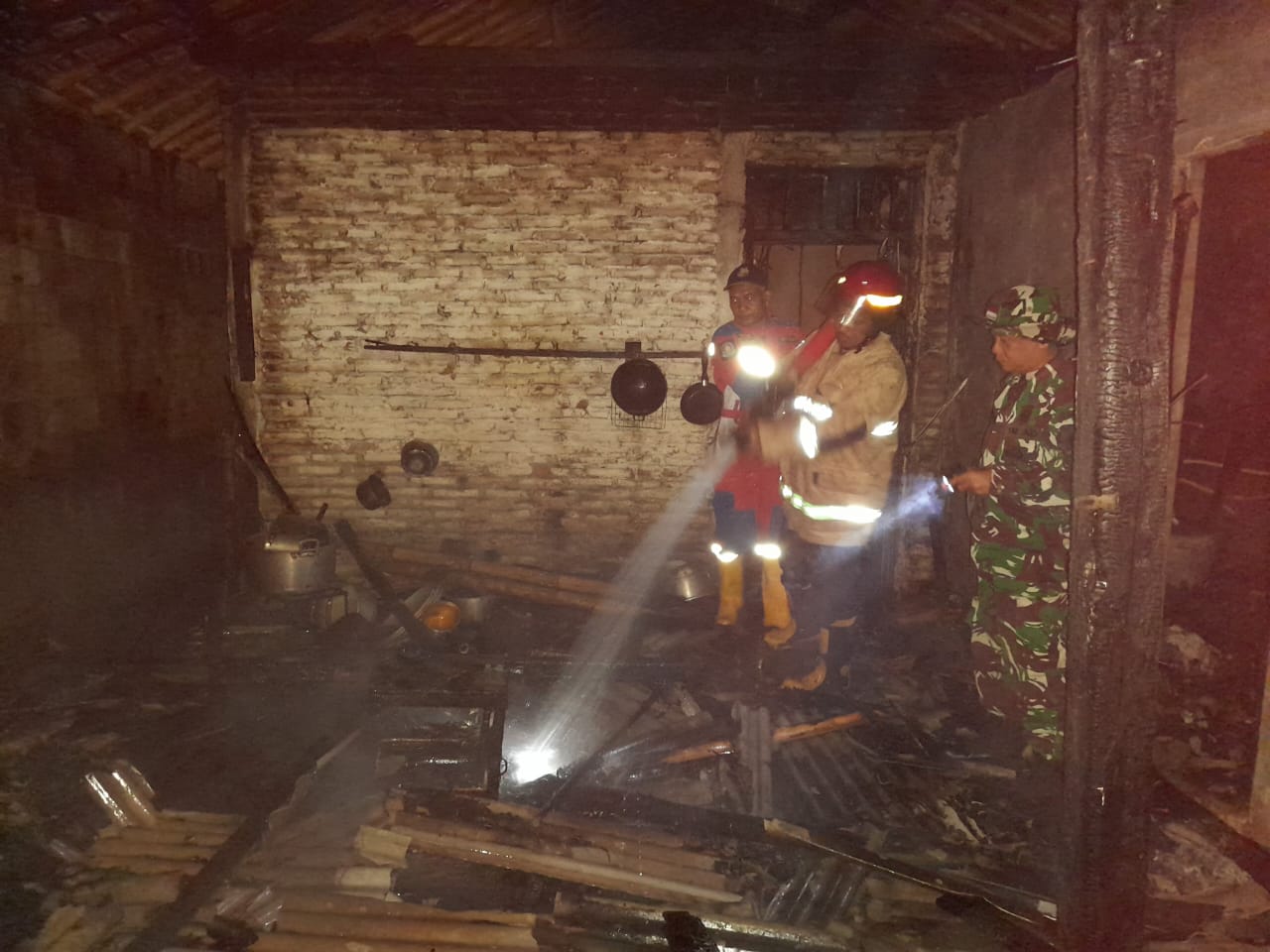 Kebakaran Dini Hari