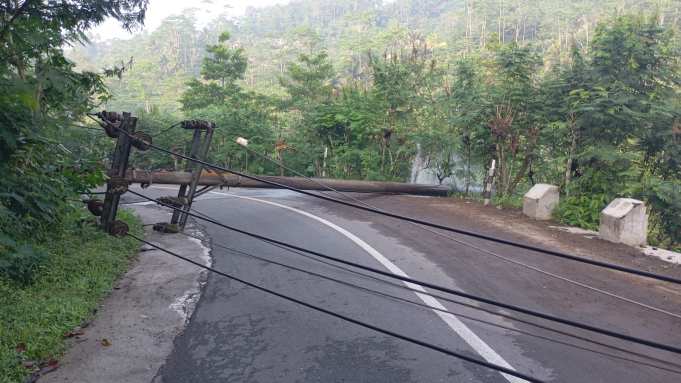 Jalan Raya Petir Limbangan