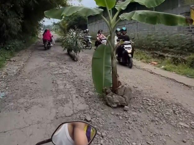 Jalan Rusak