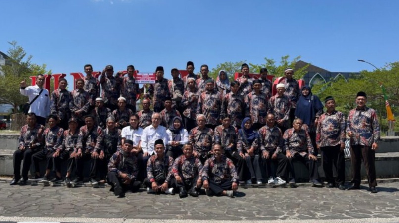 87 Pahlawan Kemanusiaan