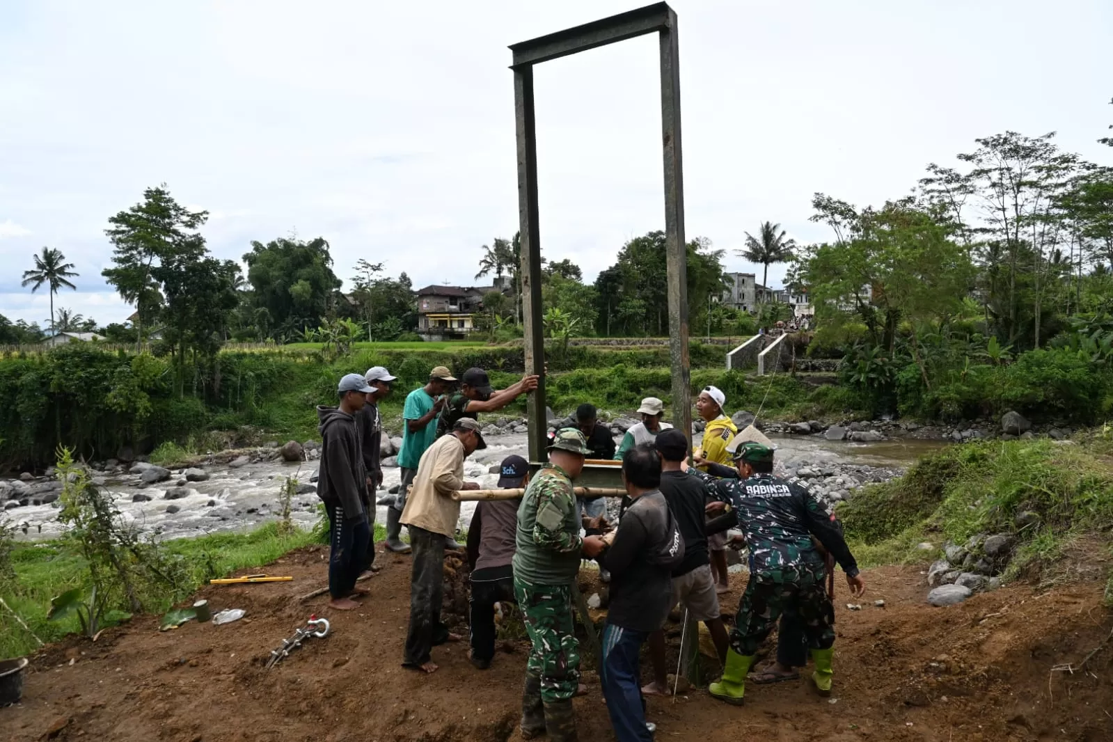 Jembatan Gantung Garuda